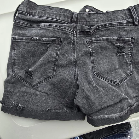 Mudd Black Distressed Jean Shorts - Picture 2 of 3
